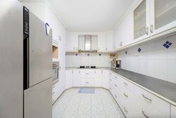 Park East (D15), Condominium #376400021